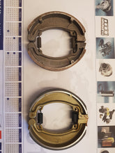 Load image into Gallery viewer, Rear Brake Shoes (chinese 125 drum brake models)